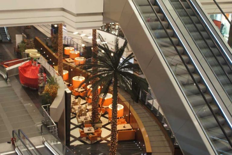 VERNATSKOVO ALIŞVERİŞ MERKEZİ